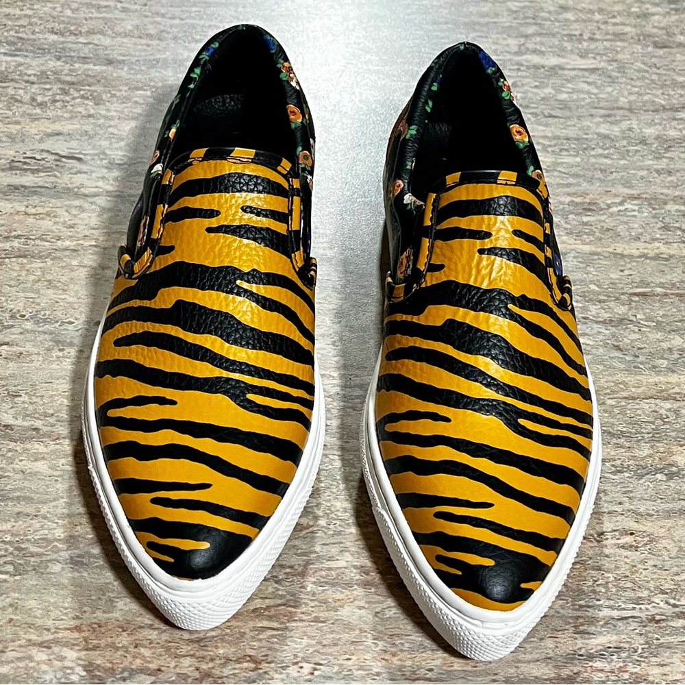 NWOB Coach Tiger Print Pointy toe C103 mustard color floral leather sneakers